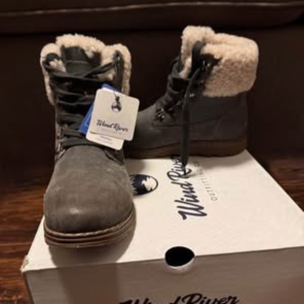 WindRiver “Cozy Cabin IV” women’s boots